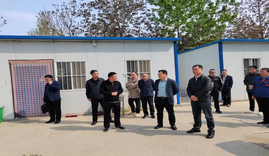 副校长闫春岭到国产一级特黄AA片免费调研